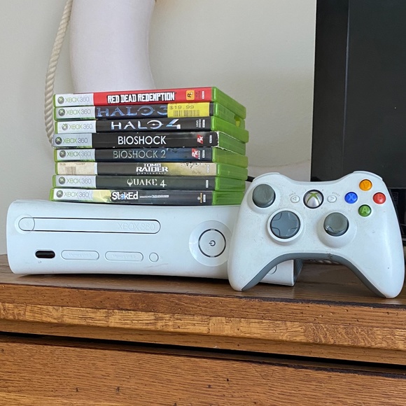 XBOX 360 w/ 60GB external harddrive Controller & 8 games (Red Dead Redemption!)